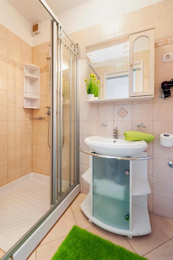 Apartment & Rooms Graciela Rovinj Bagian luar foto