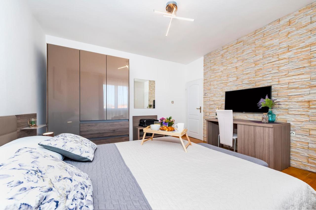 Apartment & Rooms Graciela Rovinj Bagian luar foto