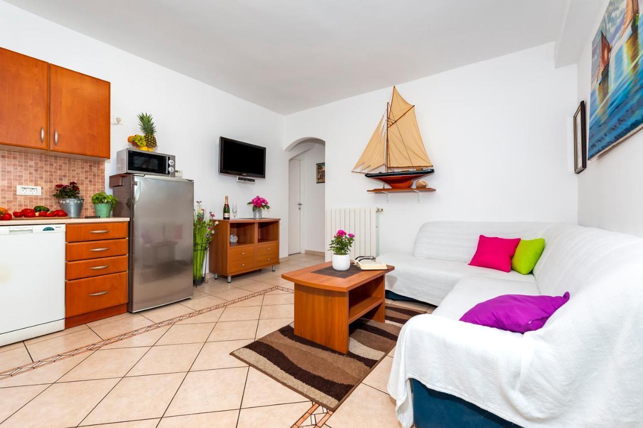 Apartment & Rooms Graciela Rovinj Bagian luar foto
