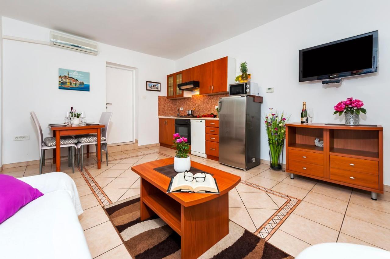 Apartment & Rooms Graciela Rovinj Bagian luar foto