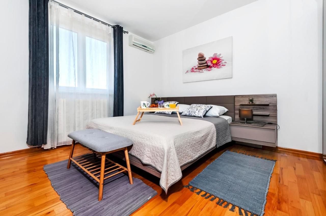 Apartment & Rooms Graciela Rovinj Bagian luar foto